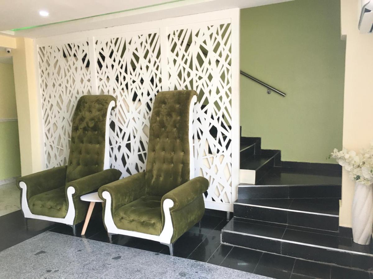 Alexia's Place Hotel Lagos Exterior foto
